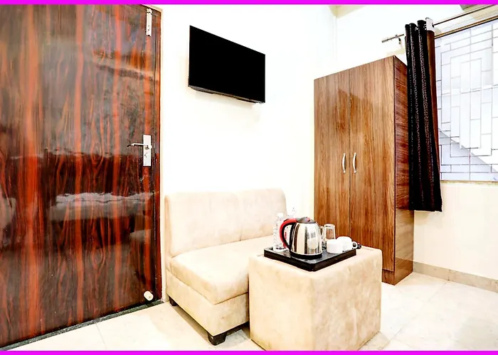 Отель Chankaya Bnr Palace - Jagannath Temple - Sea - Swimming Pool- Restaurant - Lift And Parking Facilities - Fully Air Condition With Luxury Luxuary With Attached-balcony - A Rated Катманду